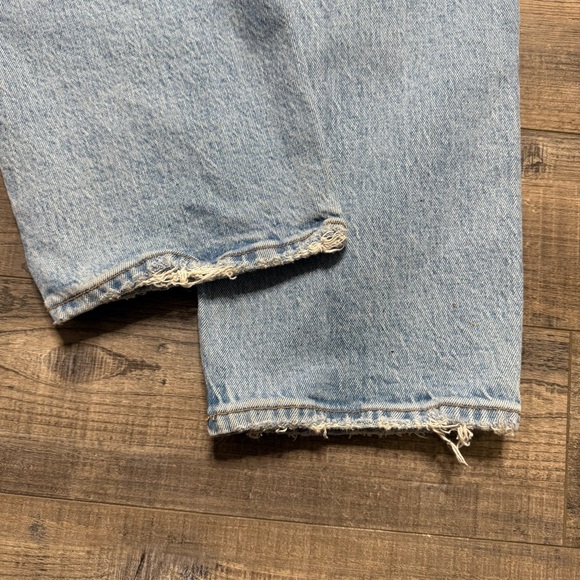 Abercrombie & Fitch The 90's Straight Ultra High-Rise Denim Jeans - Picture 10 of 13